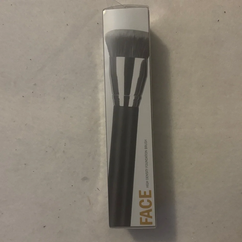 Japonesque High Density Foundation Brush - Black Airbrush Fluffy Blendable Silky